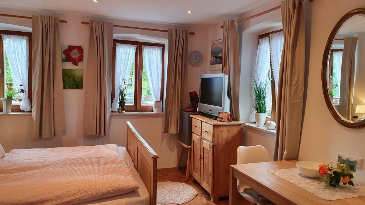 Gaestezimmer Vogtareuth Rinser エクステリア 写真