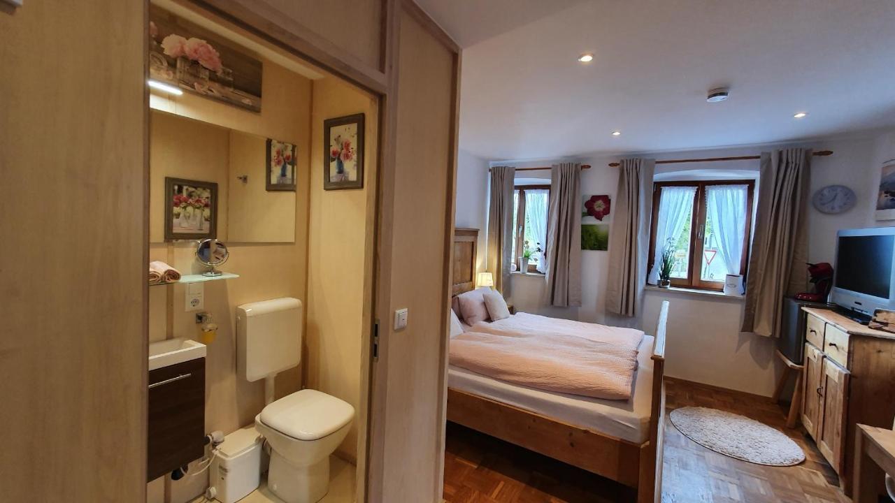 Gaestezimmer Vogtareuth Rinser エクステリア 写真